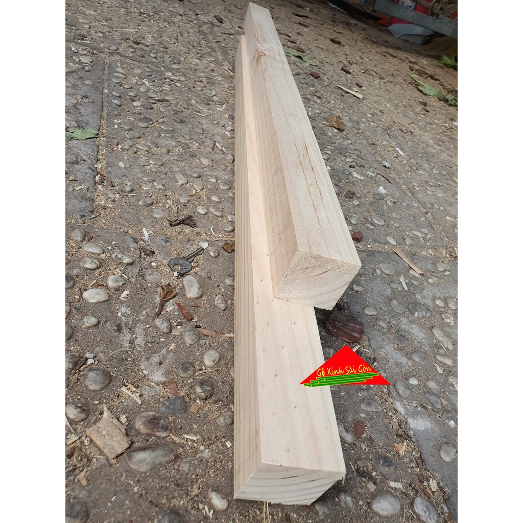 Thanh gỗ thông vuông 5x5cm,dài 80cm bào láng 4 mặt rất chắc chắn phù hợp dùng đóng bàn, ghế,khung sườn,decor...