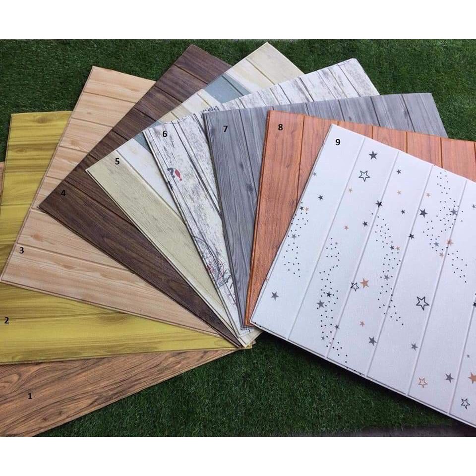 Xốp dán tường giả gỗ 3D kt 70 x70cm vàng nhạt sang trọng