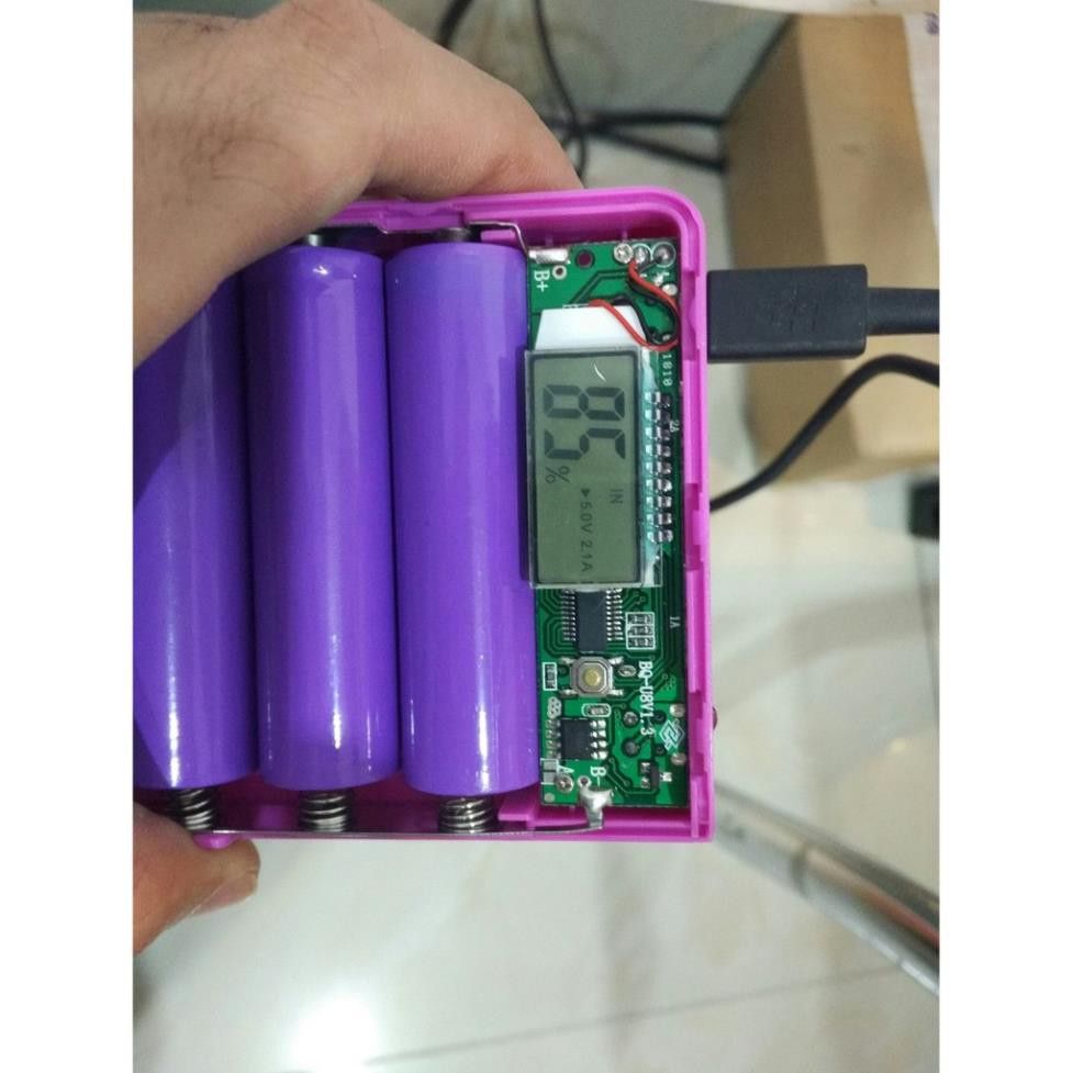 Box sạc dự phòng 8 khe pin dùng pin 18650 (Xanh Dương, chưa pin)