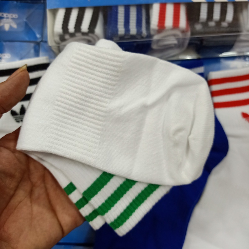Tất Adidas Cổ Trung Nam Nữ Cao Cấp 3 Sọc Logo 3 Lá Hộp 5 Đôi Nhiều Màu