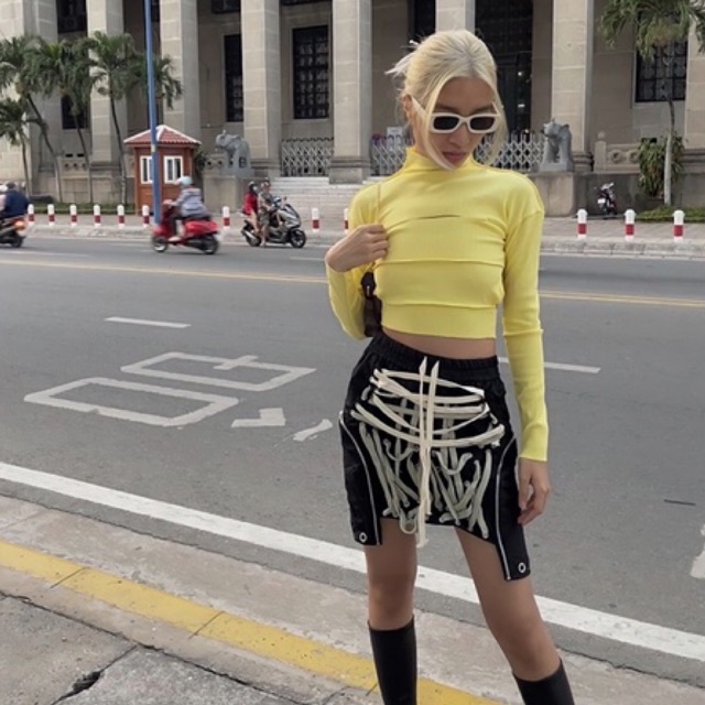 Chân váy kiểu vải dù dây đan phía trước hot 2021