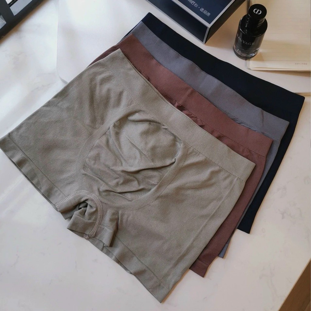 Hộp 4 Sịp đùi cotton cao cấp, co giãn tốt, thoáng khí thấm hút mồ hôi không gây khó chịu.
