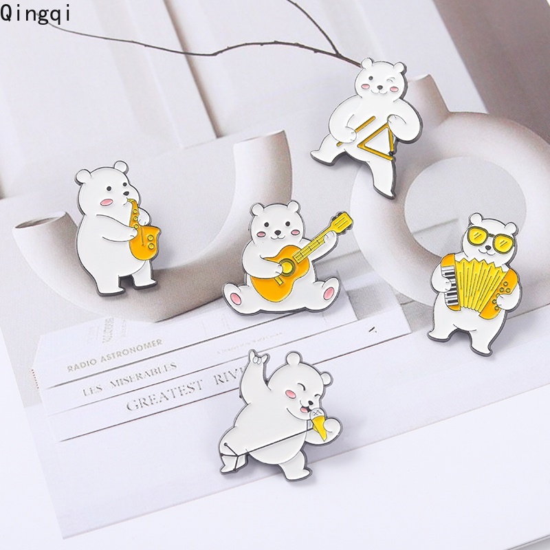 Ghim cài áo Miss Zoe hình chú gấu chơi nhạc đáng yêu