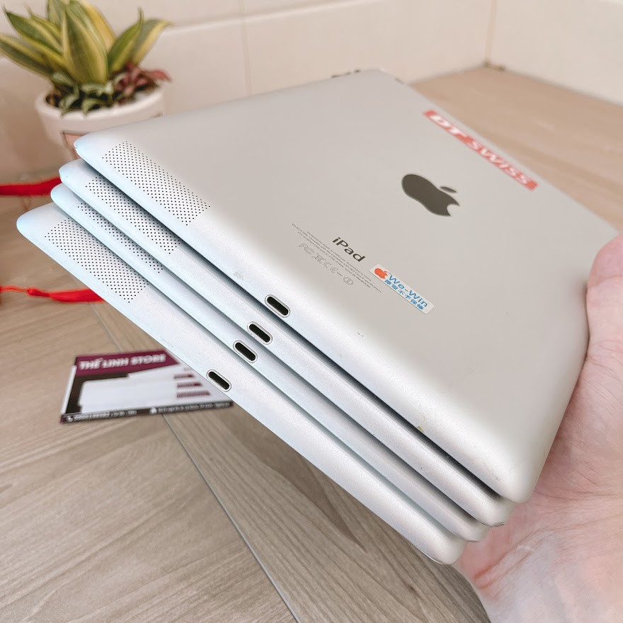 Máy tính bảng iPAD 4 màn Retina - Tặng bao da Smart Cover