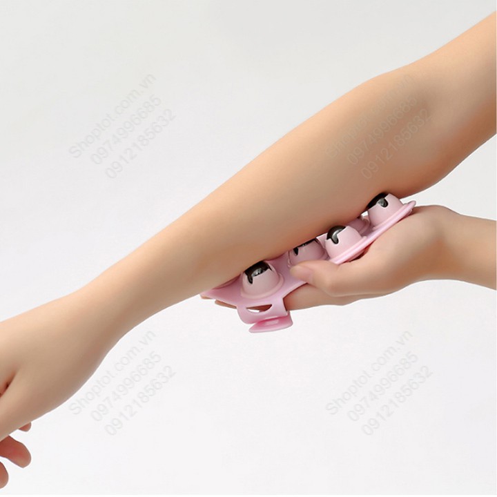 Bi massage body gắn bàn tay, có loại 7 bi bằng sắt và loại 7 bi từ tính cho khách lựa chọn