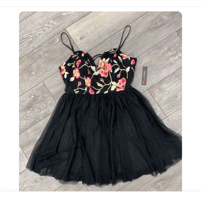 Embroidered floral prom dress vnxk đầm tiệc hoa thêu 2s tùng phồng siêu xoè dạ hội công chúa xuất khẩu dư xịn