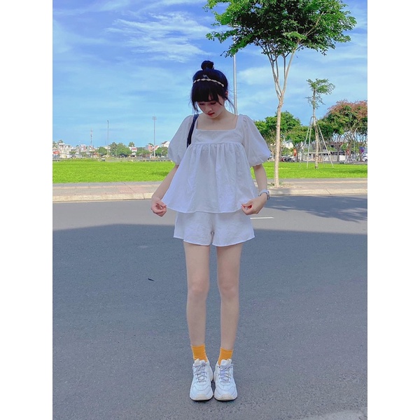Set bộ áo babydoll và quần short màu trắng