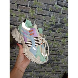GIÀY THỂ THAO NỮ ĐỘN ĐẾ PHẢN QUANG H09
