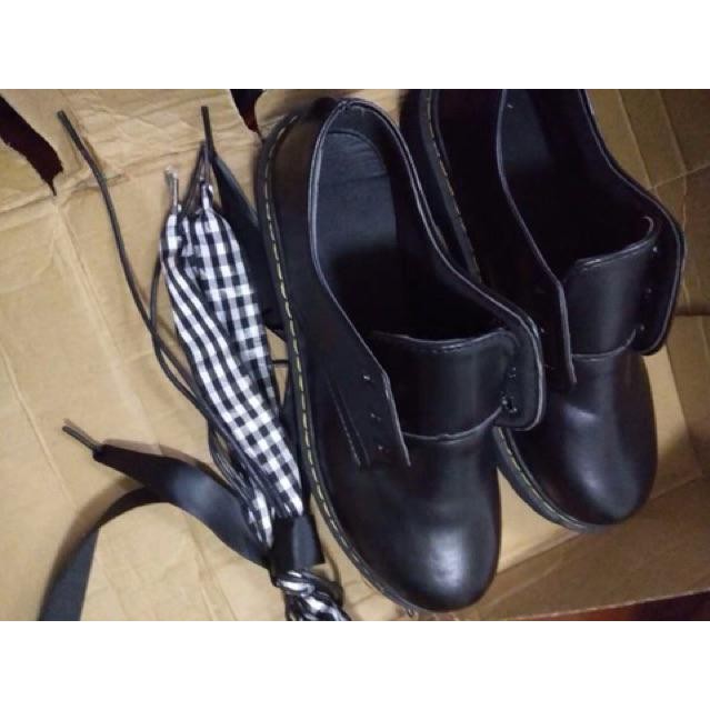 Giày ulzzang tặng kèm 3 bộ dây giày thay đổi ang Quang Chau | BigBuy360 - bigbuy360.vn