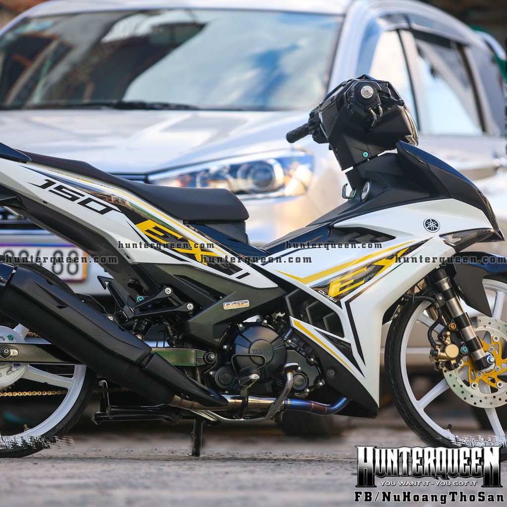 Tem rời dán xe Exciter 150 trắng mặt nạ đen. Phối vàng bắt mắt. Decal bền màu