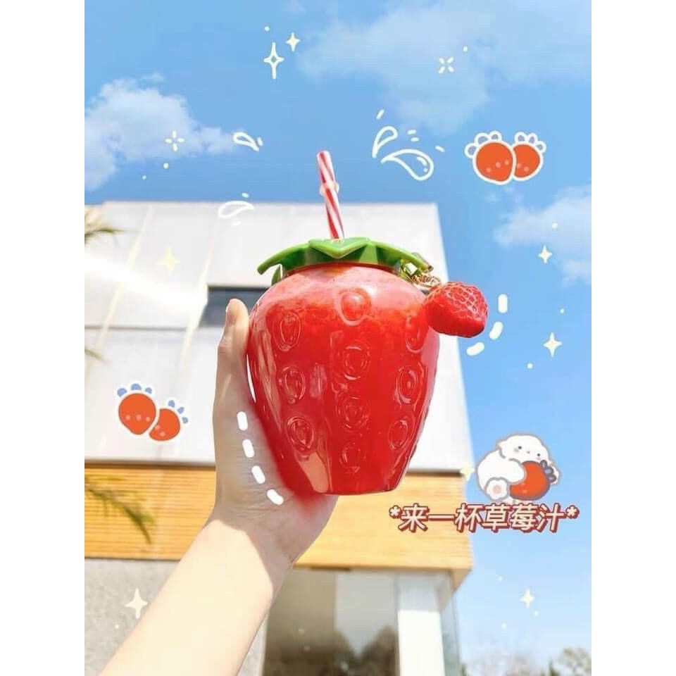 cốc dâu tây 500ml tặng kèm móc khóa quả dâu và ống hút | BigBuy360 - bigbuy360.vn