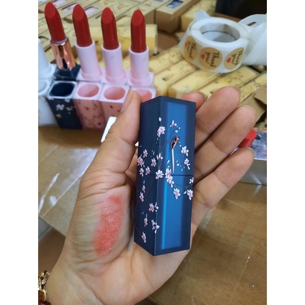 SON DƯỠNG MÔI THIÊN NHIÊN 23k