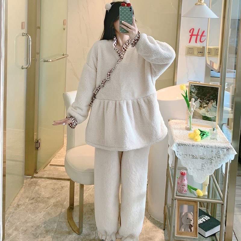 Bộ ngủ lông viền kẻ kèm bờm H2