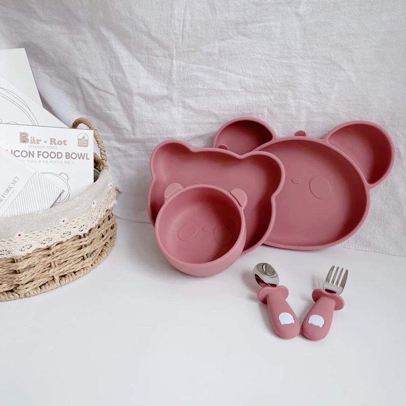 -Khay ăn dặm silicon cao cấp đế hít đất