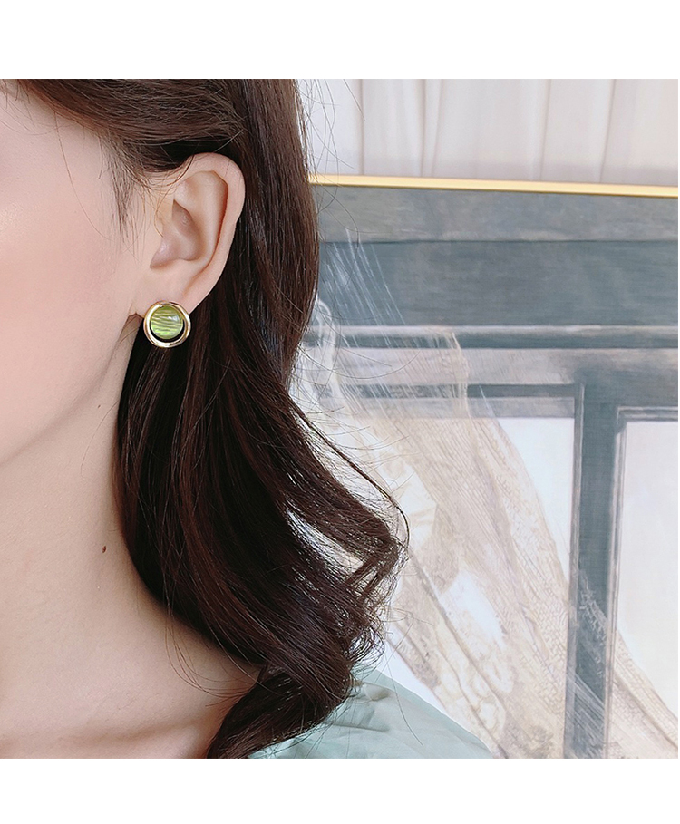 Đôi Bông Tai Hình Hoa Cúc Xinh Xắn Thời Trang Cho Nữ