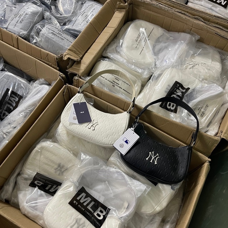 Túi kẹp nách MLB