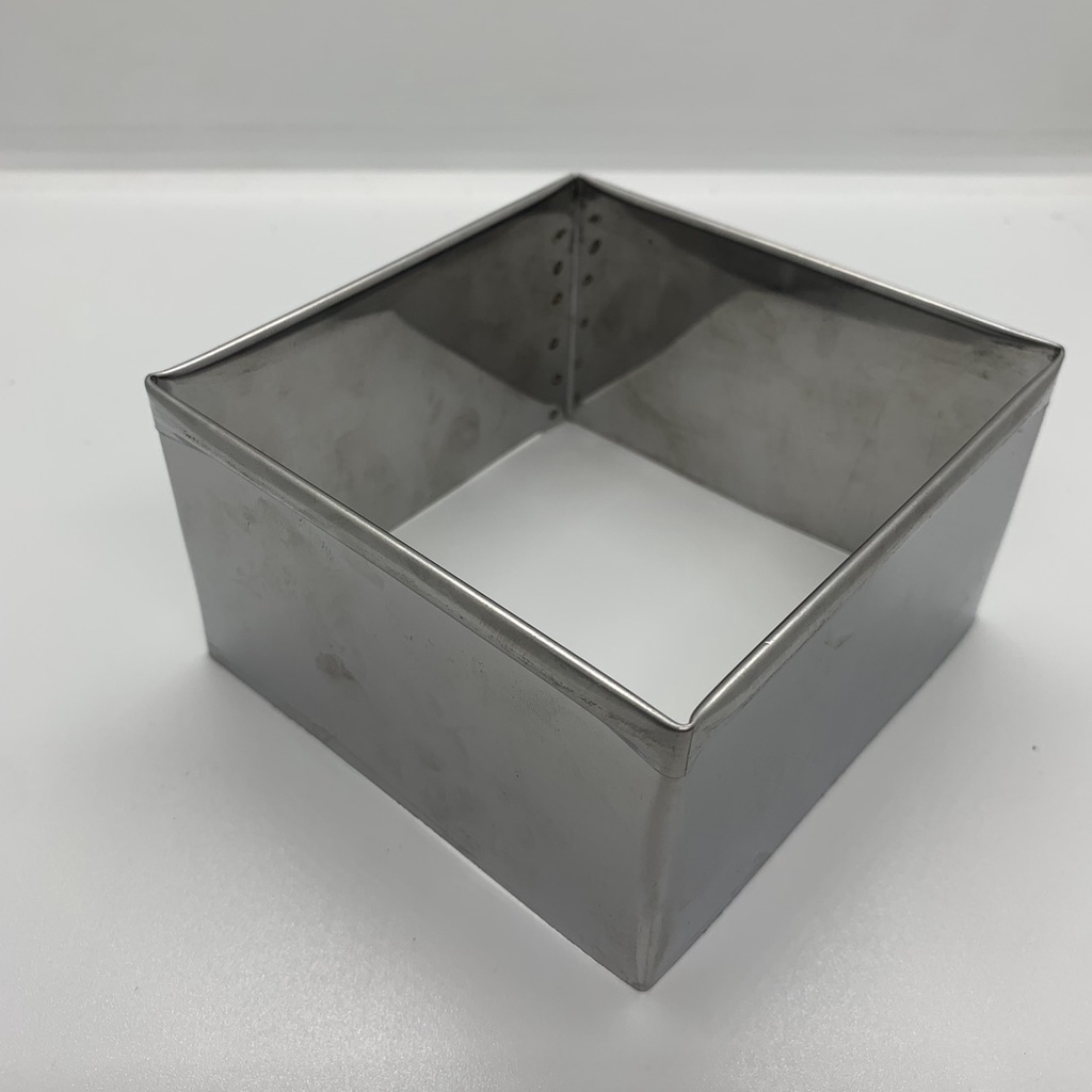 Khuôn Ring vuông cao 6cm làm từ inox đặc biệt chắc chắn. Khuôn dùng làm bánh lạnh, bánh Mous, cắt cốt bánh Gato