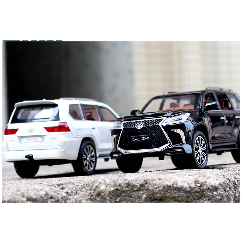 Xe Mô Hình Lexus LX570 CheZhi Tỉ Lệ 1:24 Chất Liệu Hợp Kim, Có Đèn Và Âm Thanh