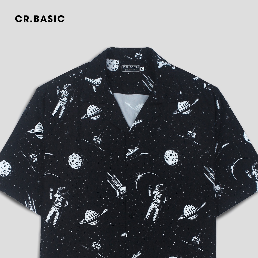Áo sơ mi tay ngắn nam nữ CR.BASIC form rộng sơ mi họa tiết ngắn tay unisex cộc tay phi hành gia đen