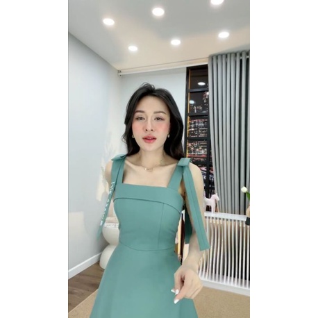 Đầm xanh hai dây chữ Sweet girl thêu