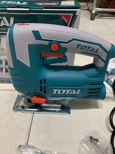 Máy cưa lọng 570w Total TS206656