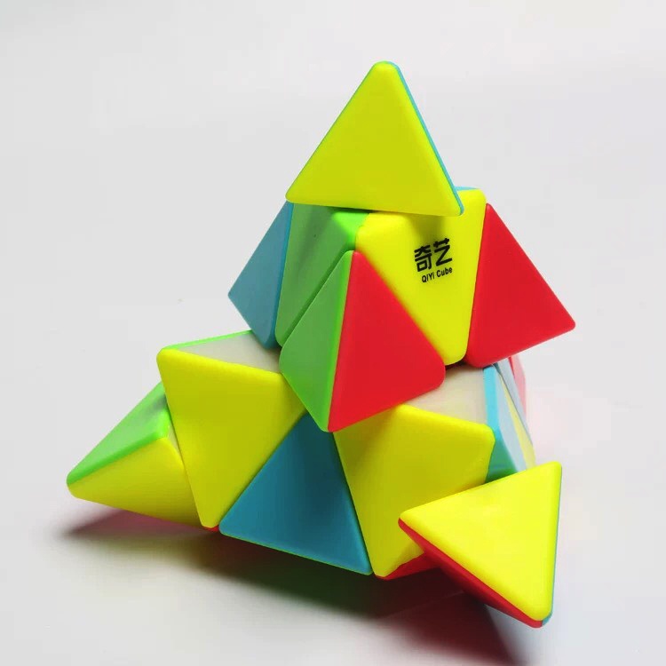Rubik Pyraminx - Rubik Tam Giác Cao Cấp Xoay Trơn, Cực Mượt, Bẻ Góc Tốt