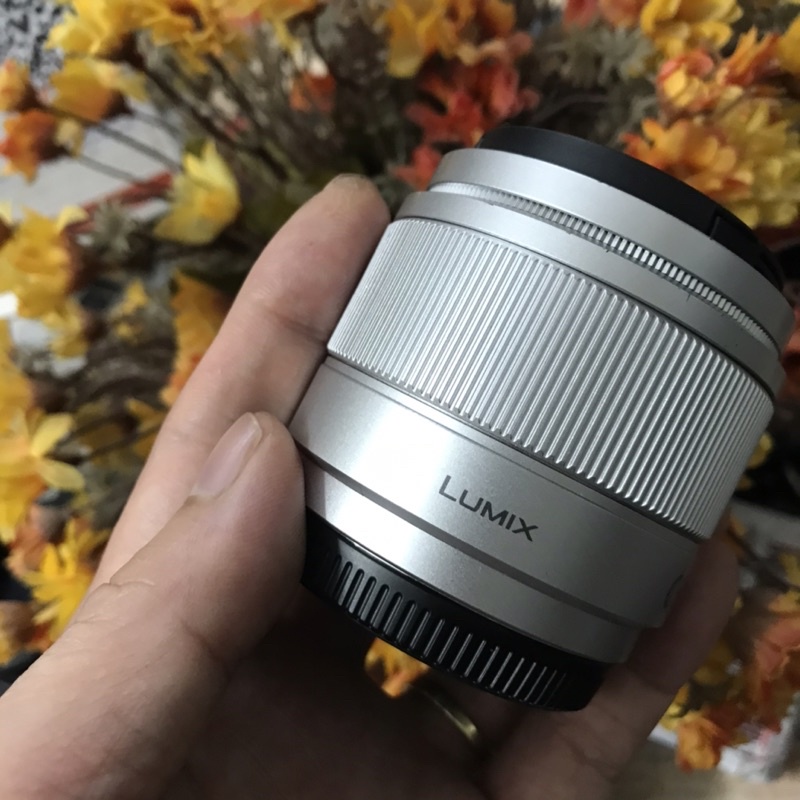 Lumix 25f1.7 dùng cho dòng máy ngàm M4/3