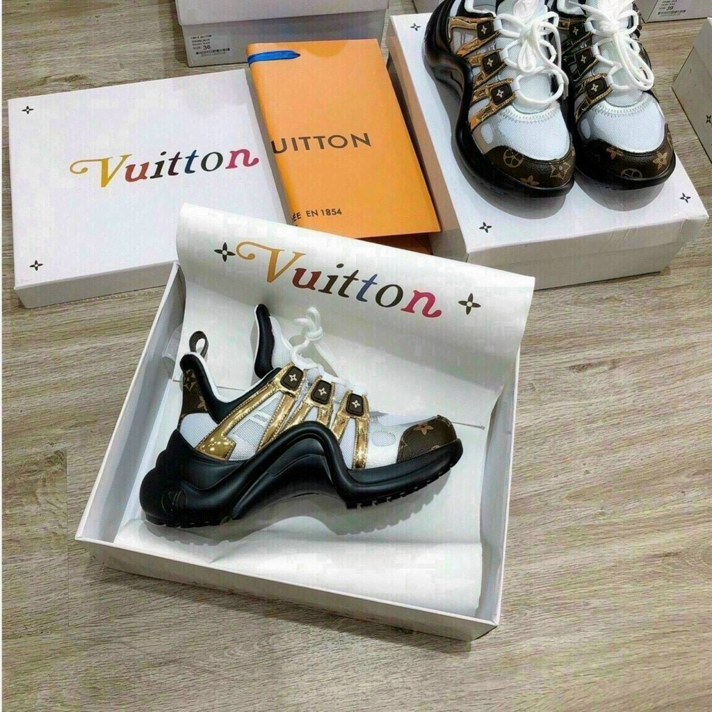 Giày LV. đen vàng hàng 1:1 chất lượng ( full phụ kiện + freeship ) | BigBuy360 - bigbuy360.vn