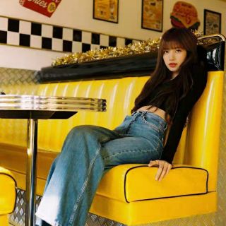 😘 Set đồ streetstyle Lisa BLACKPINK- Áo croptop dài tay một bên cá tính - Quần jean ống rộng tôn dáng
