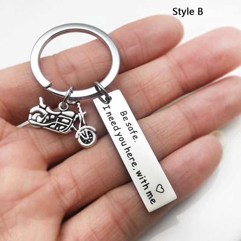 Móc khóa bằng thép không gỉ hình xe mô tô khắc dòng chữ độc đáo cho cặp đôi