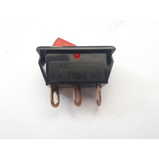 công tắc bập bênh 3 chân 1 tiếp điểm 32mm x 16mm(có đèn)