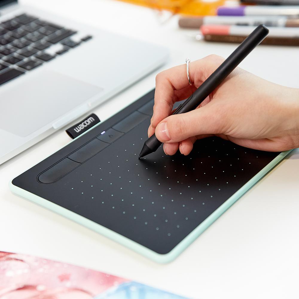 Bảng vẽ Wacom Intuos Bluetooth S CTL4100WL/K0 (hàng phân phối chính thức) màu Đen