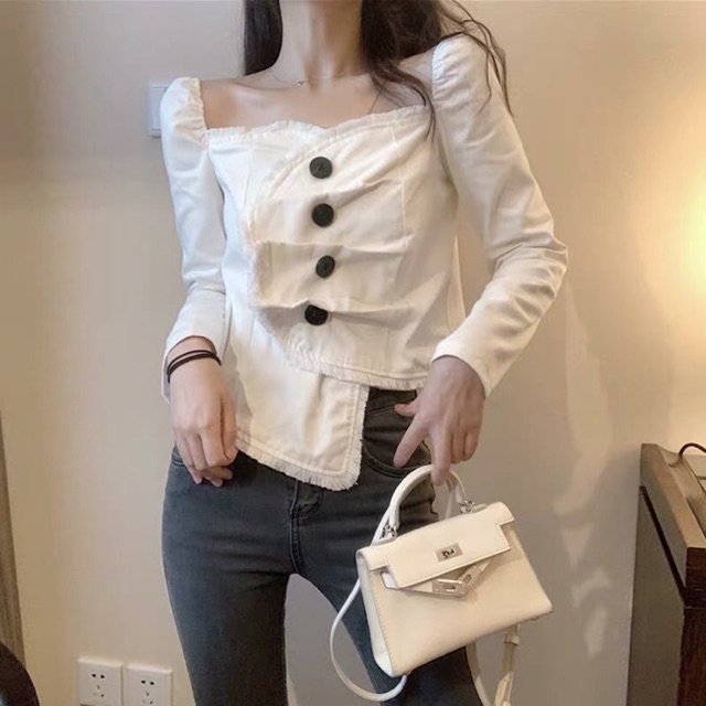 Sơ mi trắng cổ vuông