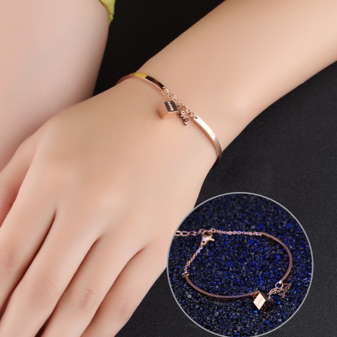 Lắc tay titan nữ khối lập phương love không gỉ
