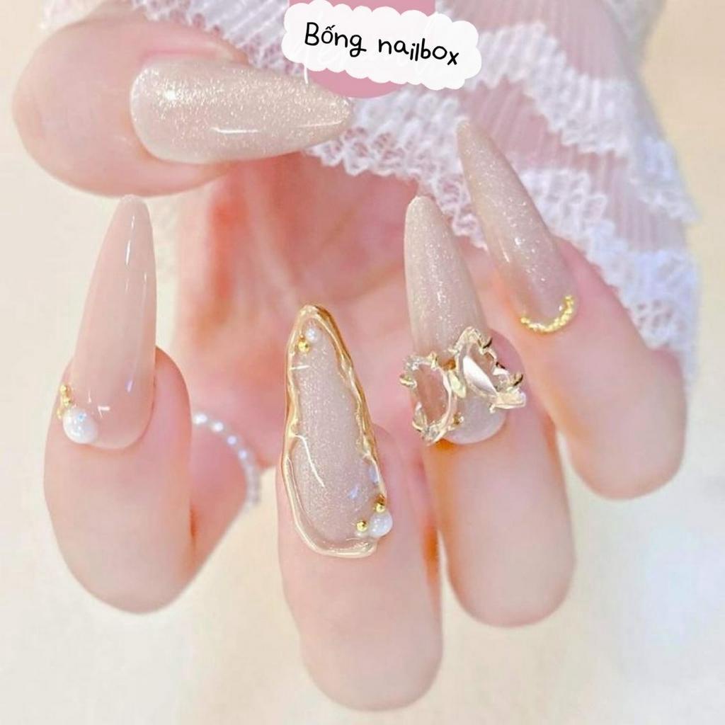 Nailbox thiết kế móng úp sơn thạch phối charm viền tráng gương ( HOẢ TỐC HCM ) B198