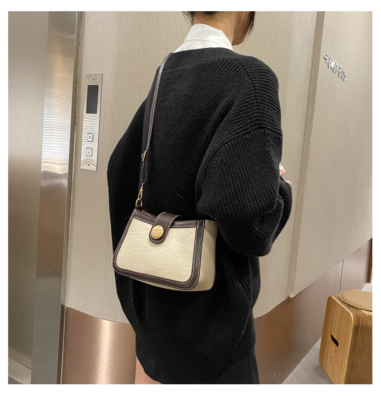 Túi đeo vai JASMIN NOIR họa tiết da cá sấu sành điệu