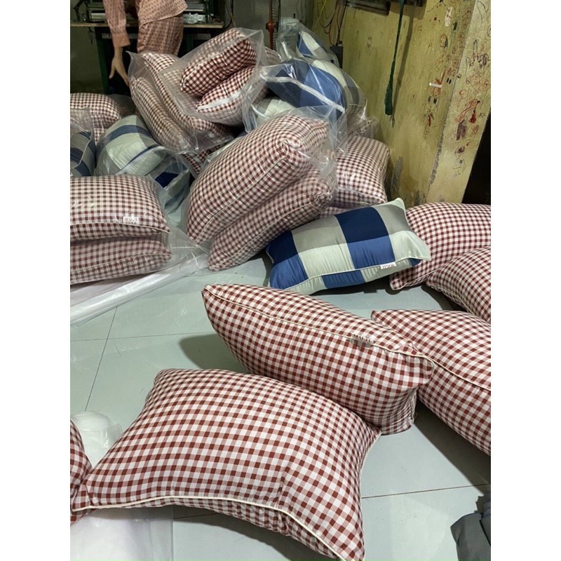 MỘT ĐÔI GỐI BÔNG MUJI MÀU KẺ SANG CHẢNH