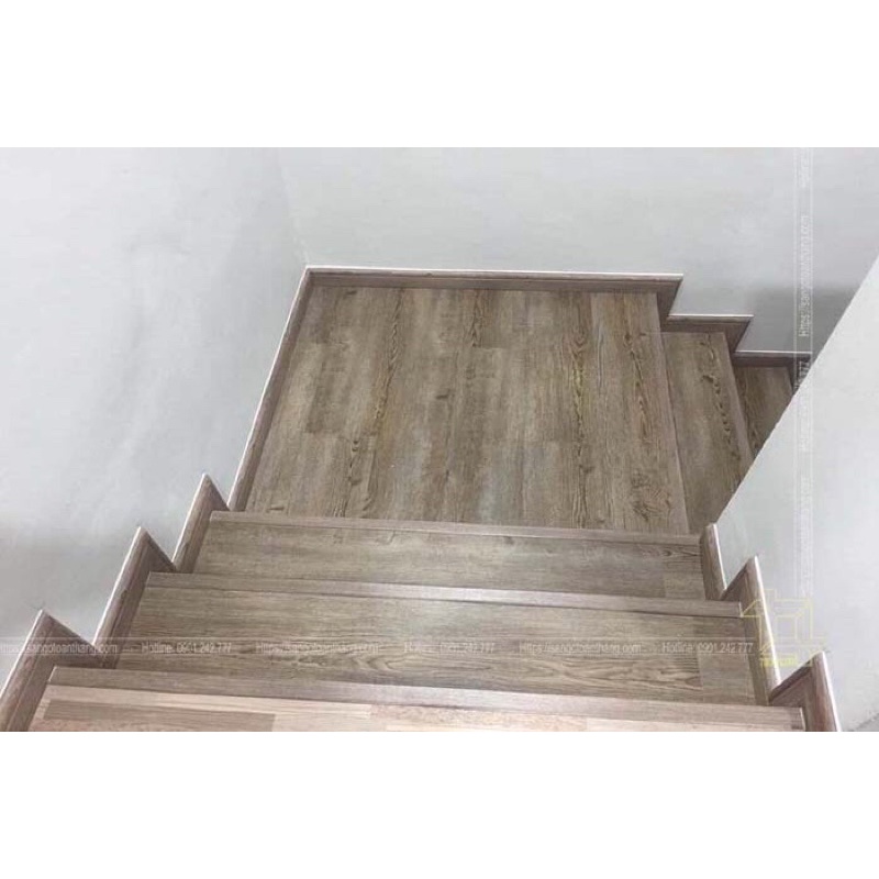 ỐP THANG GỖ TỰ NHIÊN/ CÔNG NGHIỆP