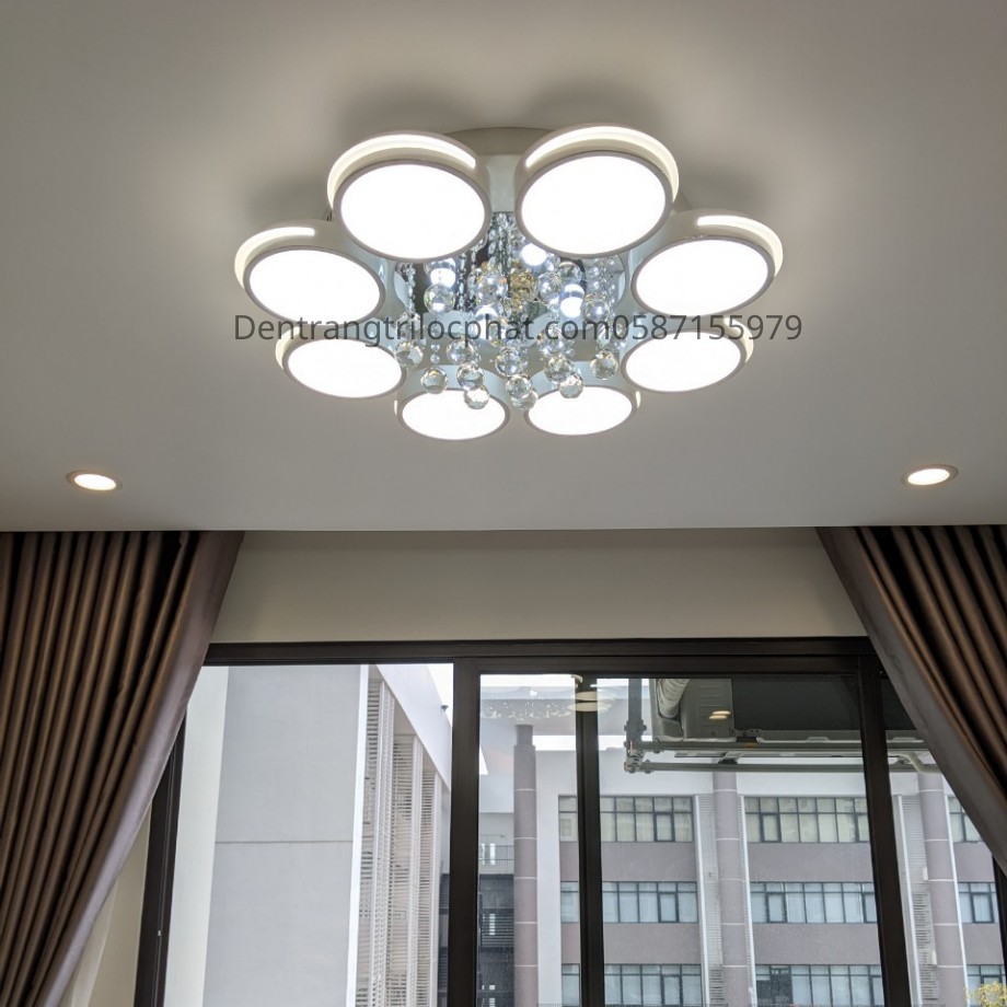 Đèn trần, đèn ốp trần 8 cánh tròn thả pha lê trang trí phòng khách kèm khiển