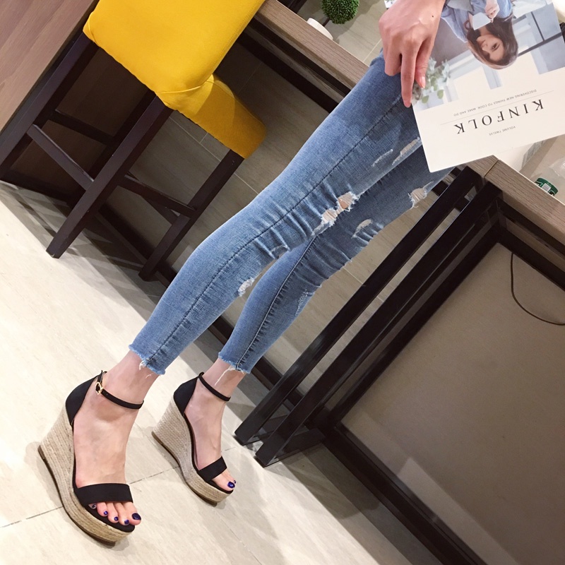 Xăng-đan đế xuồng quai ngang da lộn gót cao 10cm size 34/39 130922