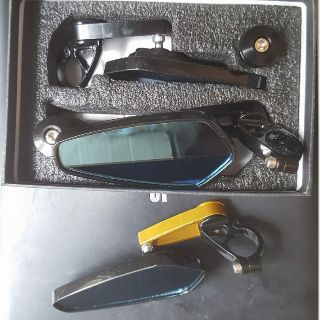 Gương gù tay lái