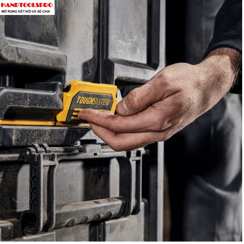 Hộp dụng cụ có xe đẩy  554x500x685mm Dewalt DWST83295-1