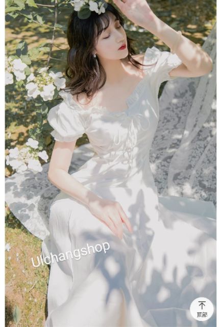 Đầm trắng xòe đan dây ngực viền bèo tiểu thư hàn quốc