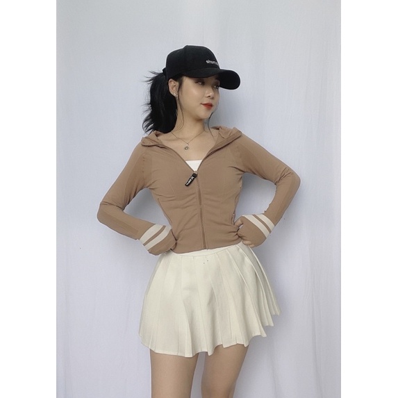 Khoác croptop quảng châu có túi và nón mẫu mới nhất