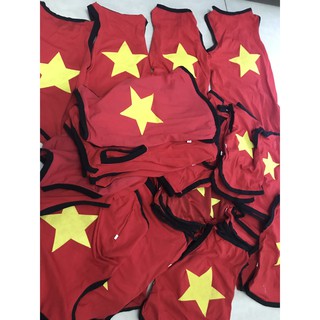 ÁO CỜ ĐỎ SAO VÀNG CHO CHÓ MÈO