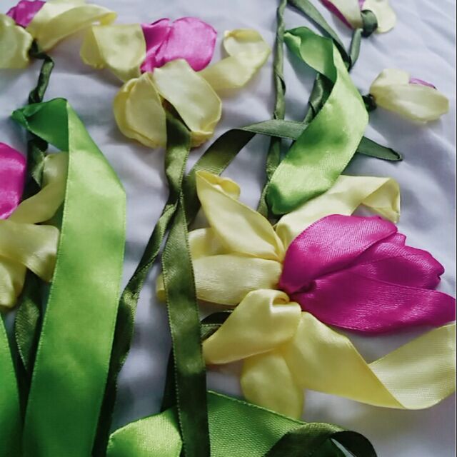 TRANH THÊU RUY BĂNG