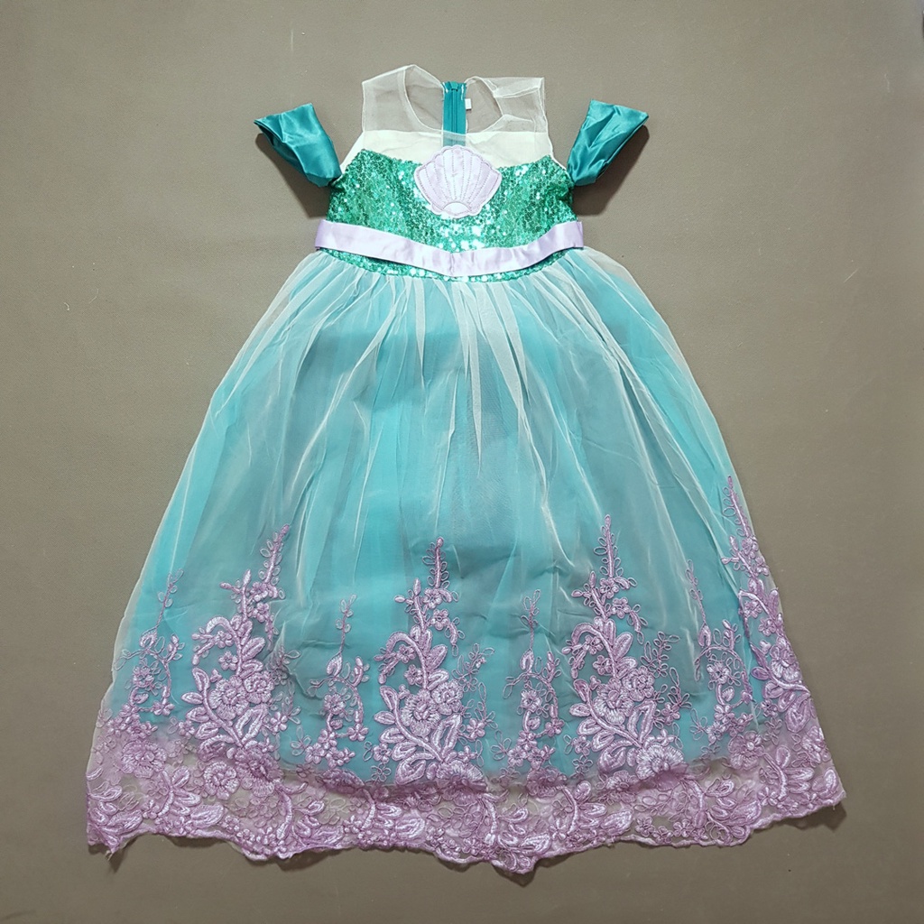 Đầm voan dài đến chân hóa trang nàng tiên cá Ariel cho bé gái