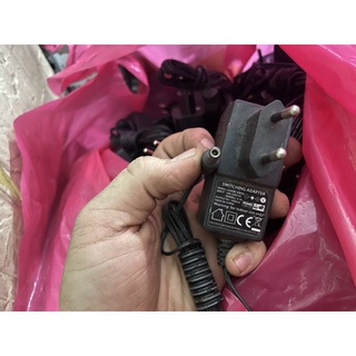 3 cục adapter 9v 0.6a hàng theo máy sài tốt. đầu 5.5 ly lỗ trong 2.1 ly hoặc 2.5 ly. giá 3 cục
