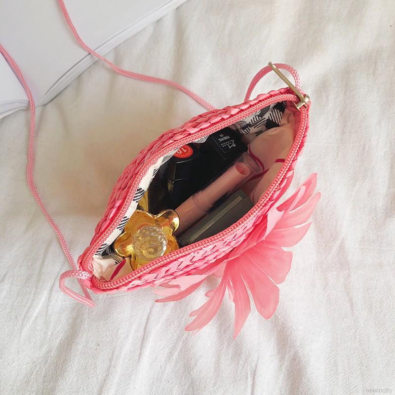 Túi đeo chéo phối hoa dễ thương cho bé gái