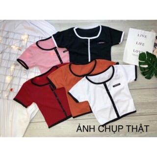Áo croptop viền 5 nút cúc thật